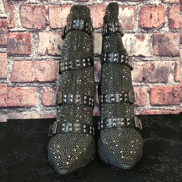 AKIRA Black Studded Heeled Boots - Picture 4 of 14